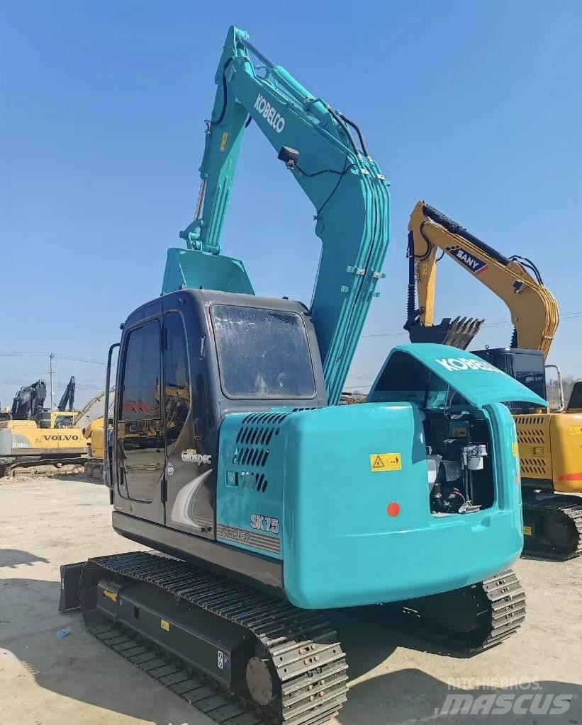 Kobelco SK 75 Telakaivukoneet