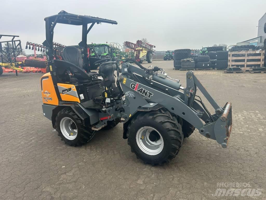 GiANT 2300 Xtra HD Yleiskuormaajat