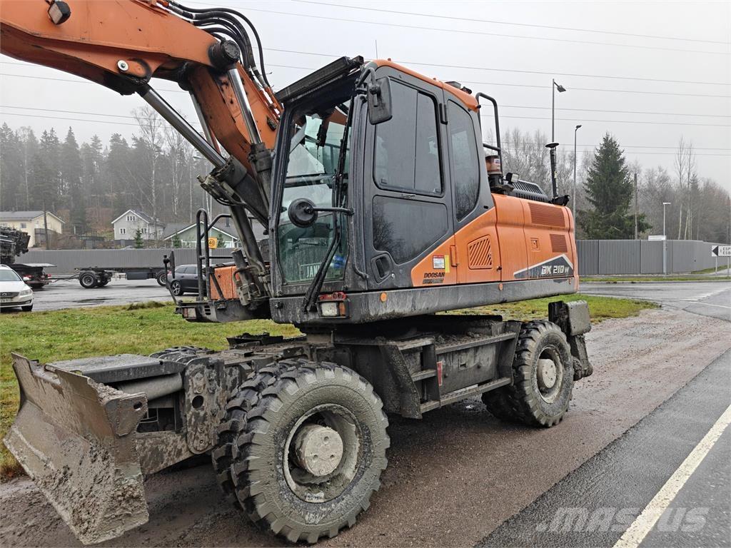 Doosan DX 210 W-7 Pyöräkaivukoneet