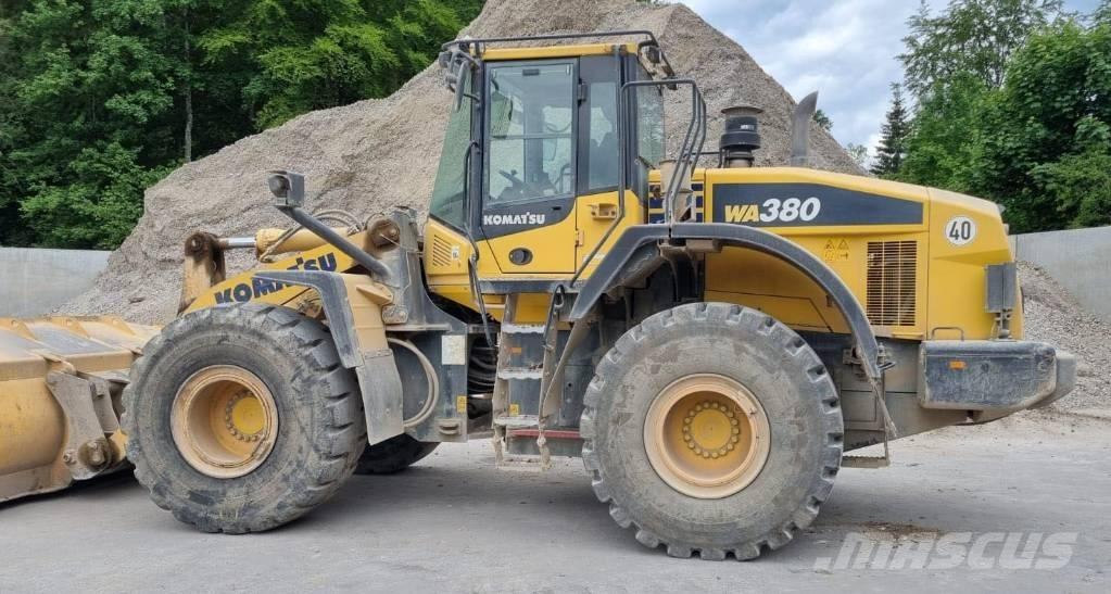 Komatsu WA 380 Pyöräkuormaajat