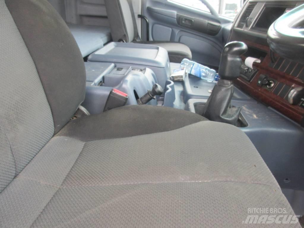 Hino 700 Nosturiautot