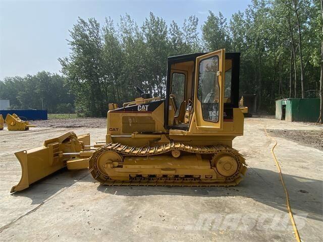 CAT D5G Telaketjupuskutraktorit