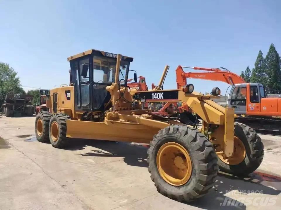 CAT 140 K Tiehöylät