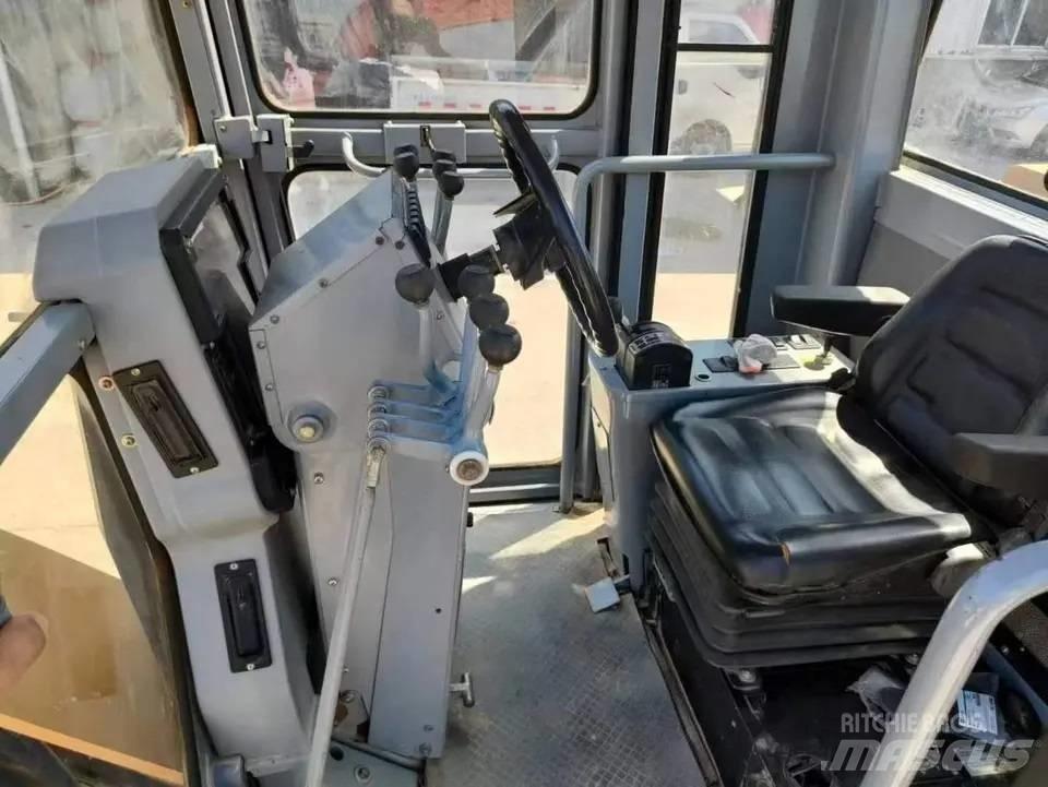 CAT 140 K Tiehöylät