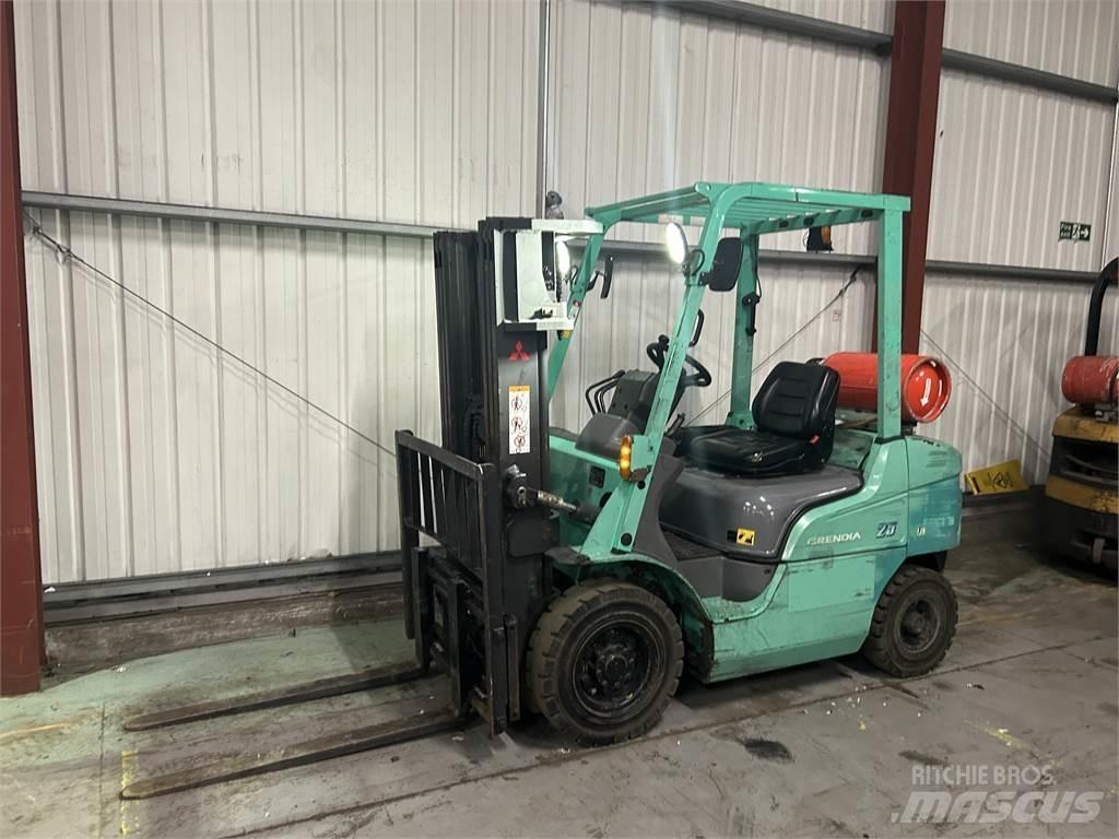 Mitsubishi FG25NT Nestekaasutrukit