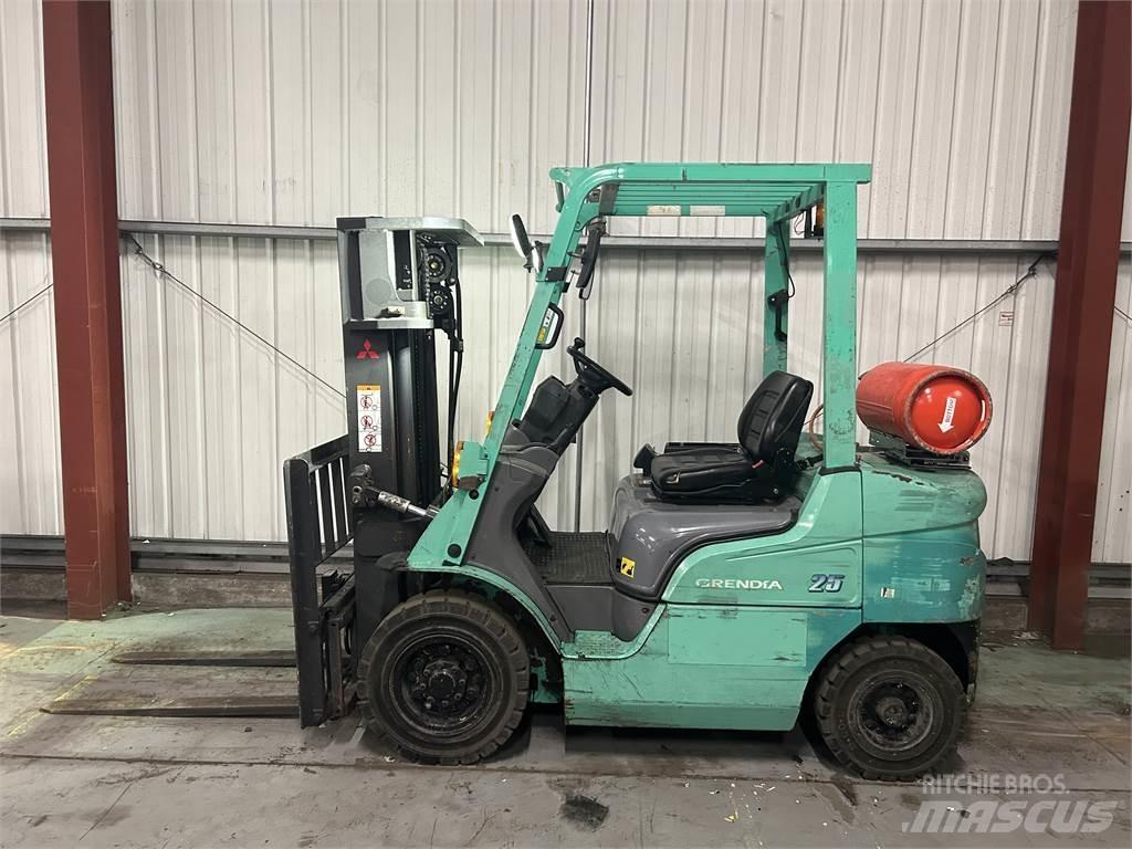 Mitsubishi FG25NT Nestekaasutrukit