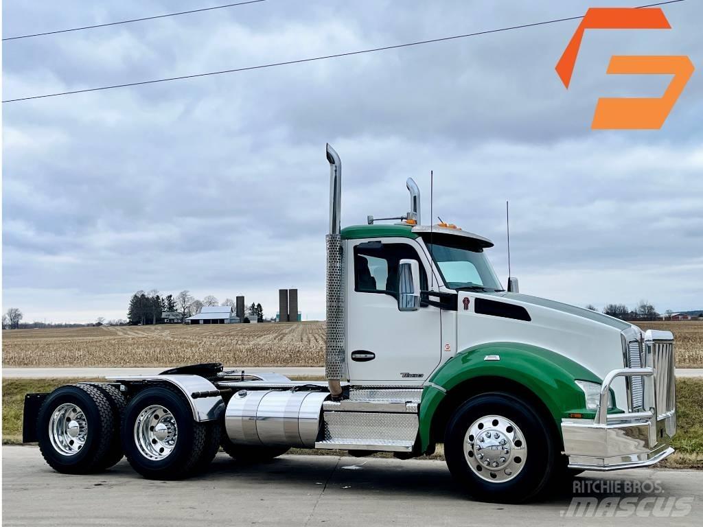 Kenworth T 880 Vetopöytäautot