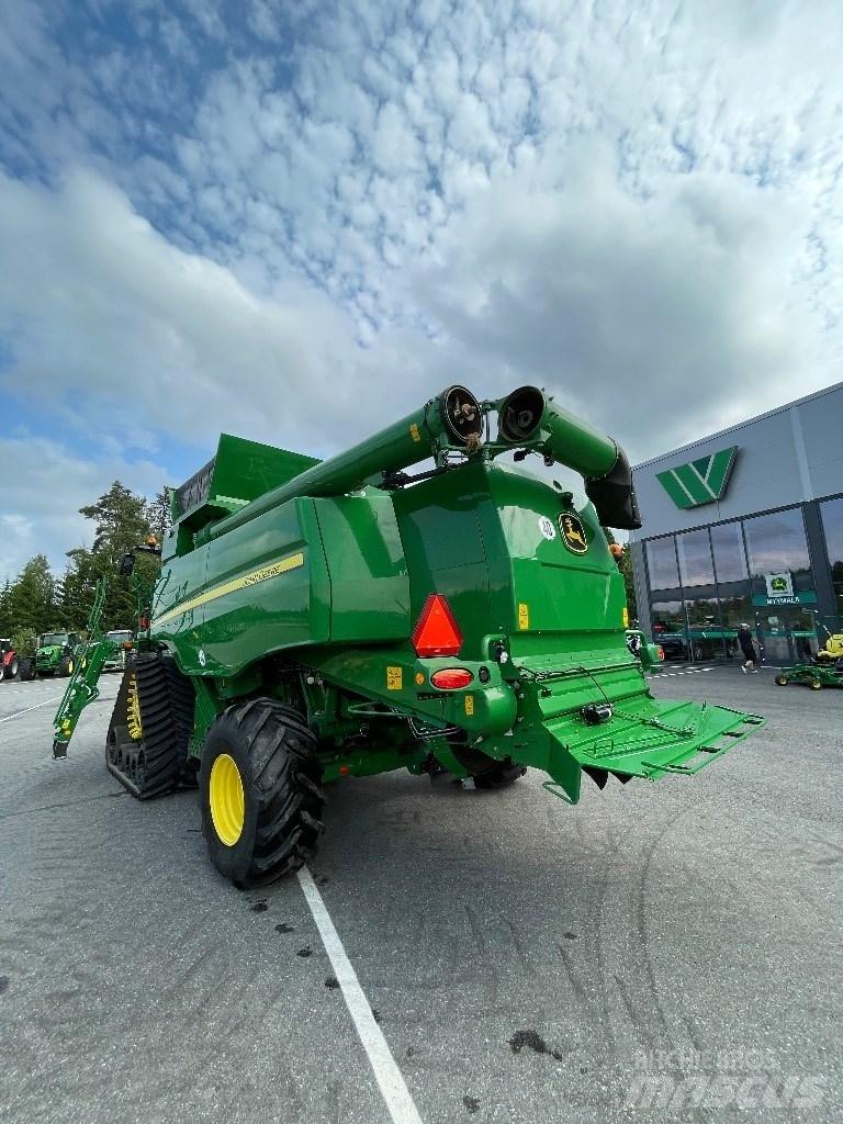 John Deere T670 i Leikkuupuimurit