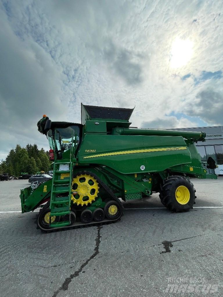 John Deere T670 i Leikkuupuimurit