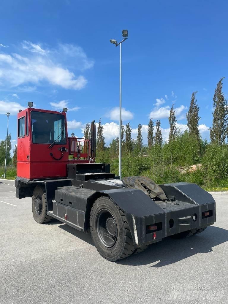 Kalmar TRX252 Terminaalitraktorit