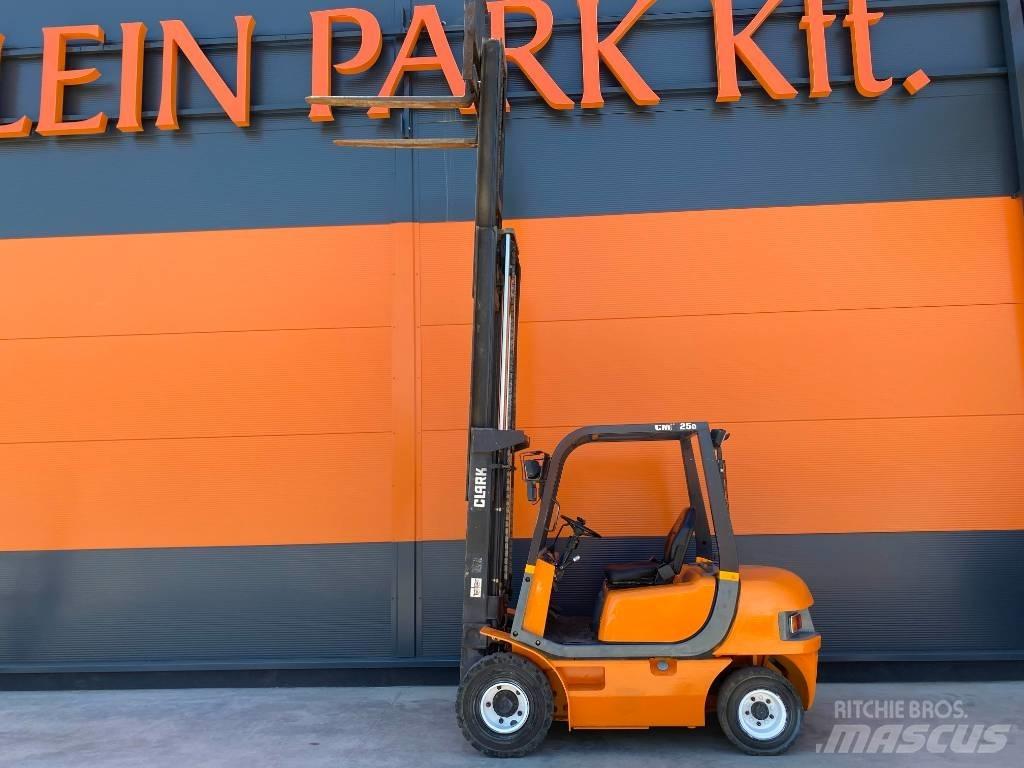 Clark CMP 25 Dieseltrukit