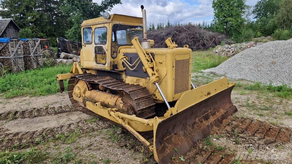 CAT D 4 D Telaketjupuskutraktorit