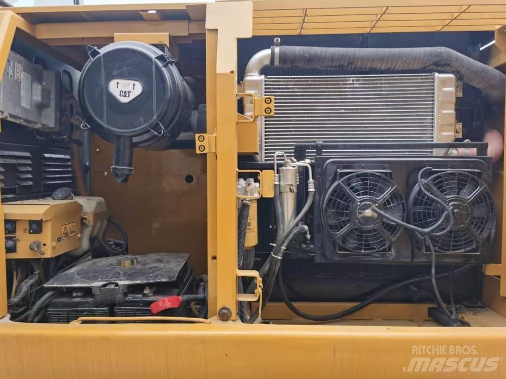 CAT 320 DL Telakaivukoneet