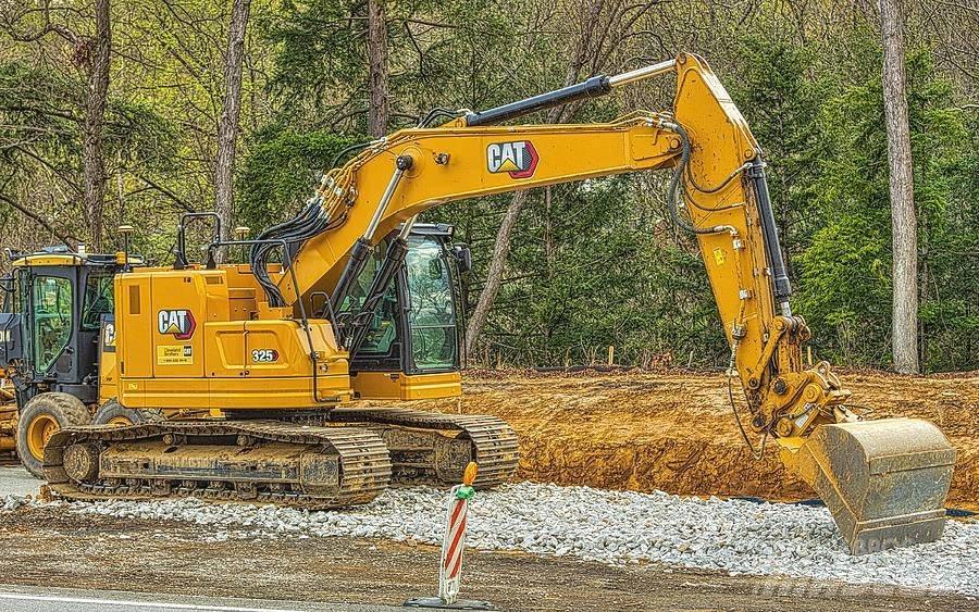CAT CAT325 Midikaivukoneet 7t - 12t