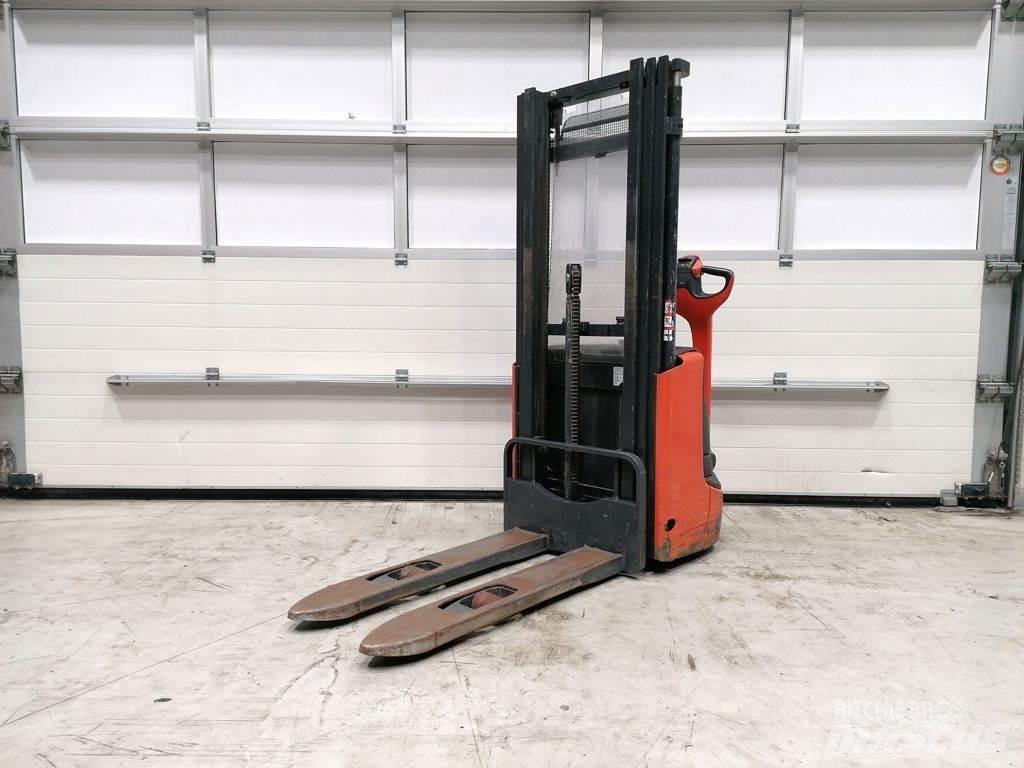 Linde L10 Käyden ajettavat pinoamistrukit