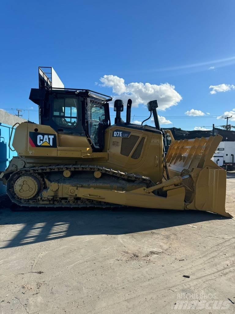 CAT D 7 E LGP Telaketjupuskutraktorit