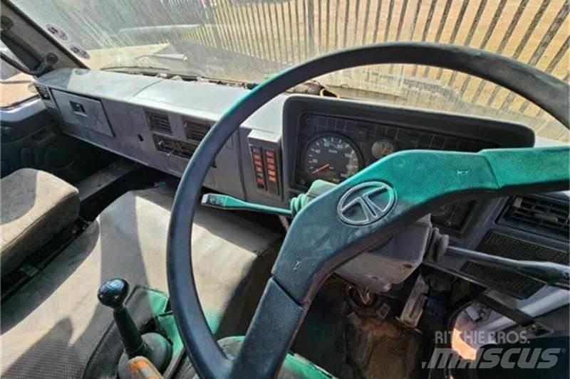 Tata LPK Muut kuorma-autot
