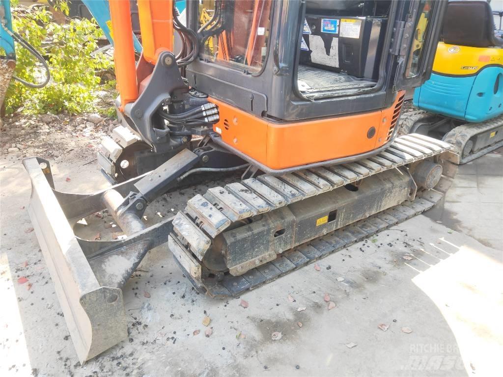 Hitachi ZX 30 U Minikaivukoneet < 7t