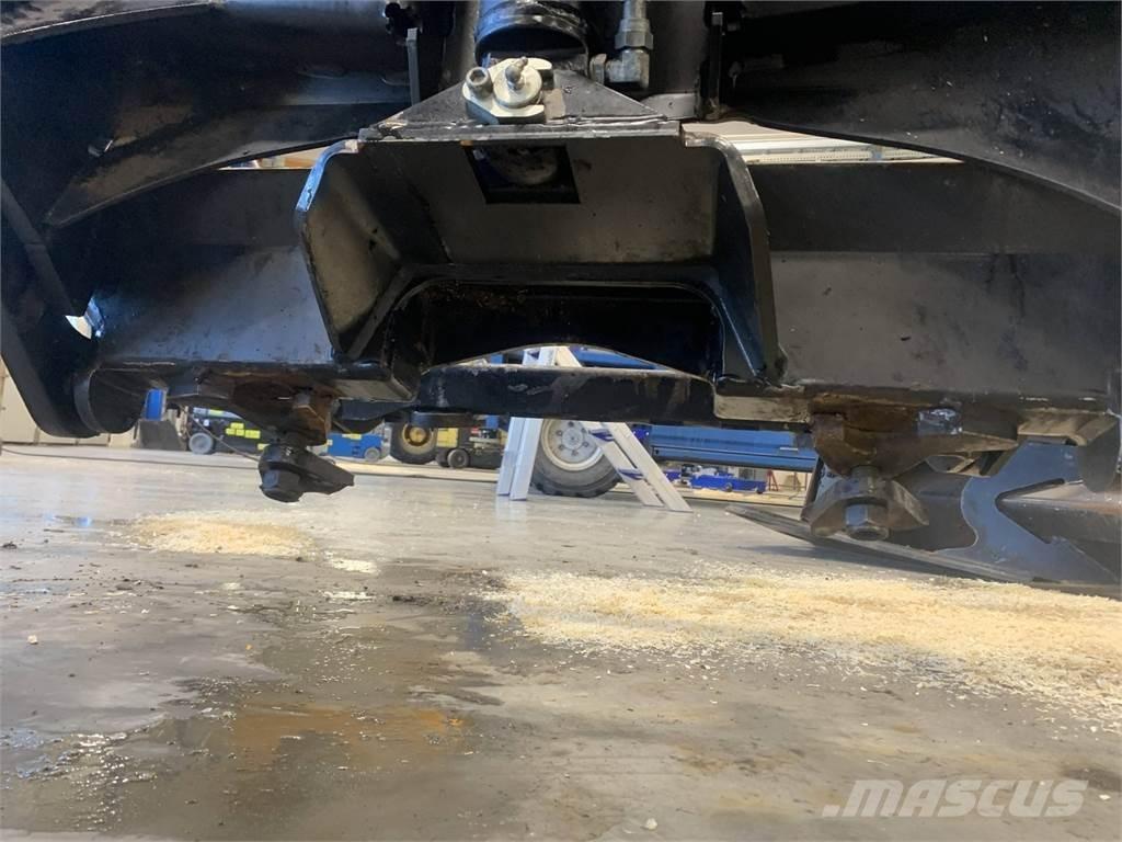 Komatsu 895 Muut