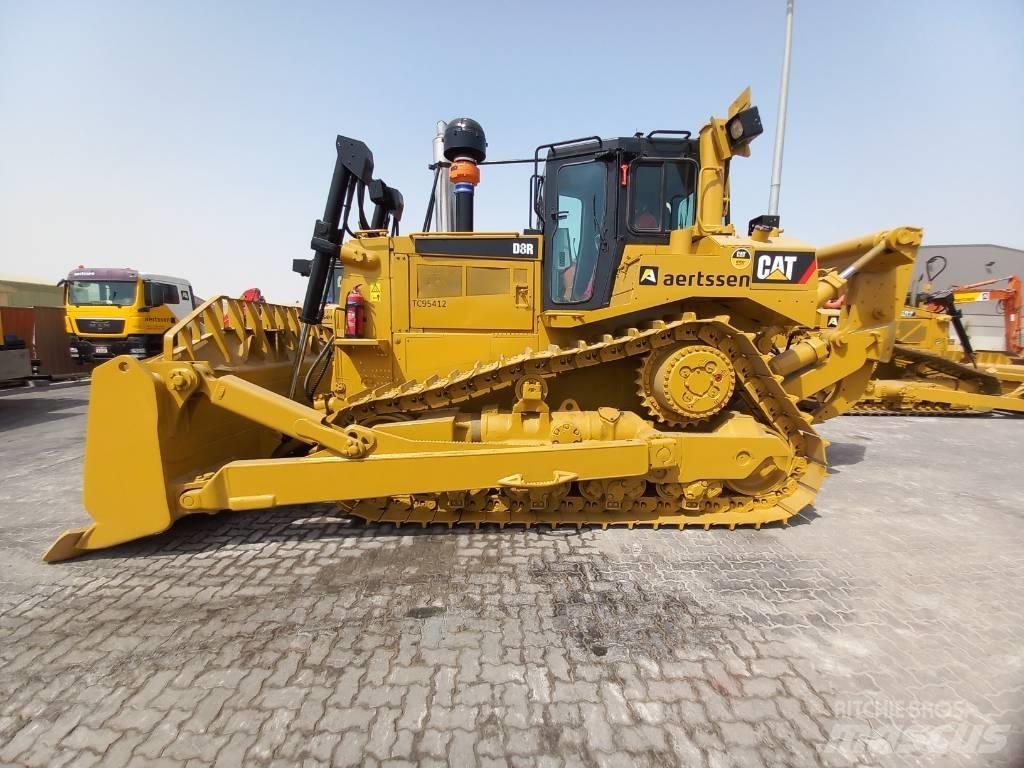 CAT D8R (Abu Dhabi) Telaketjupuskutraktorit