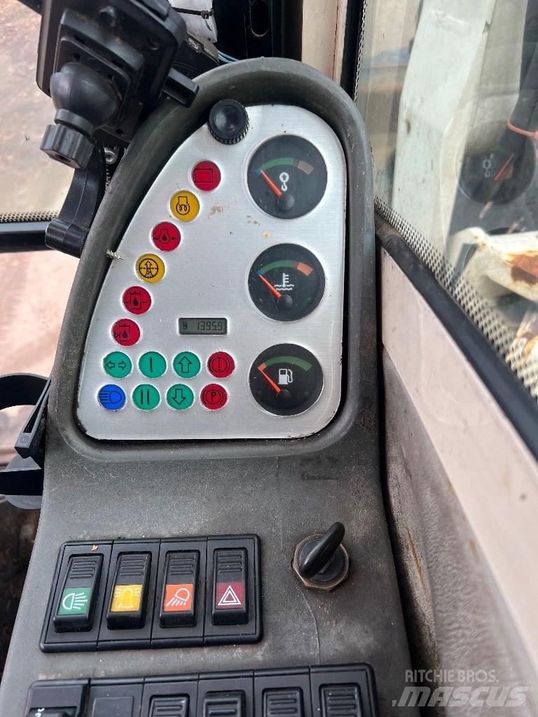 Terex Schaeff HML32 Pyöräkaivukoneet