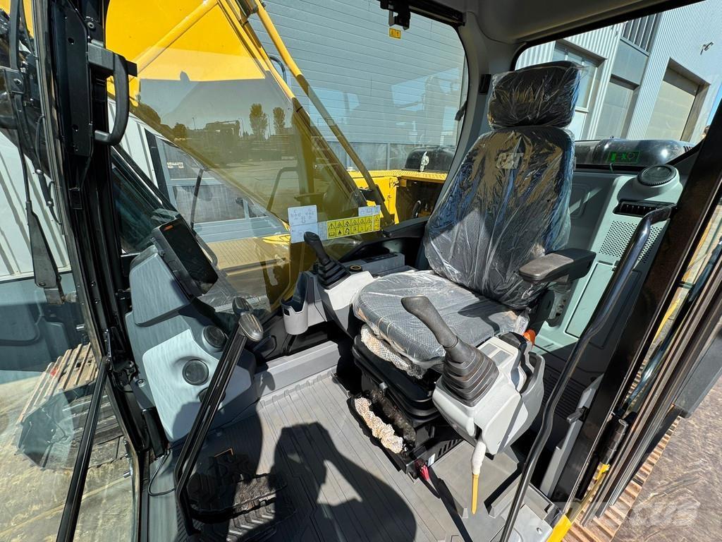 CAT 323D3 Telakaivukoneet