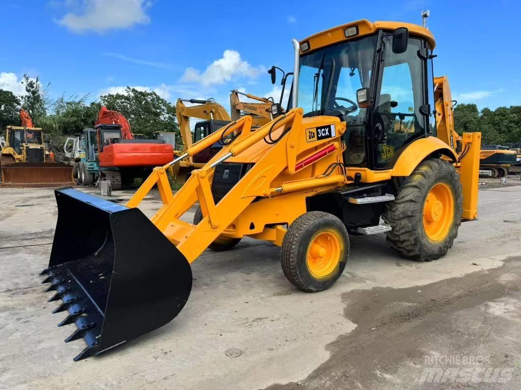 JCB 3 CX Kaivurikuormaajat