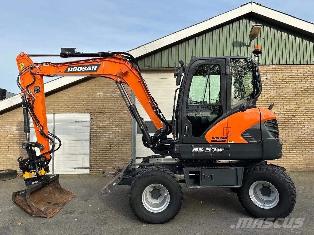 Doosan DX57W-7 Pyöräkaivukoneet