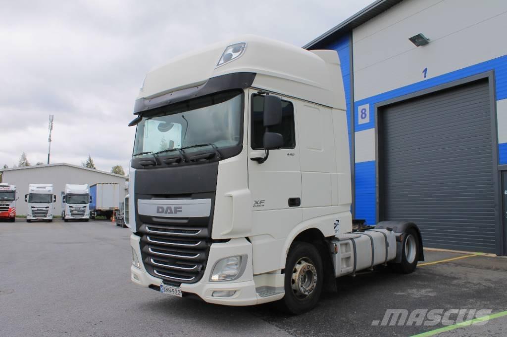 DAF XF 440 Vetopöytäautot