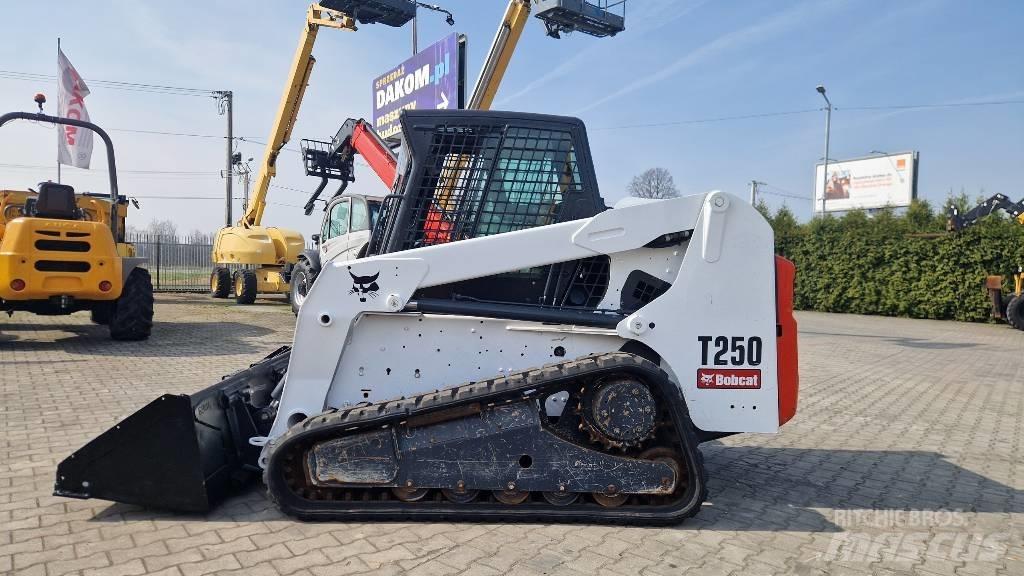 Bobcat T 250 Telakuormaajat