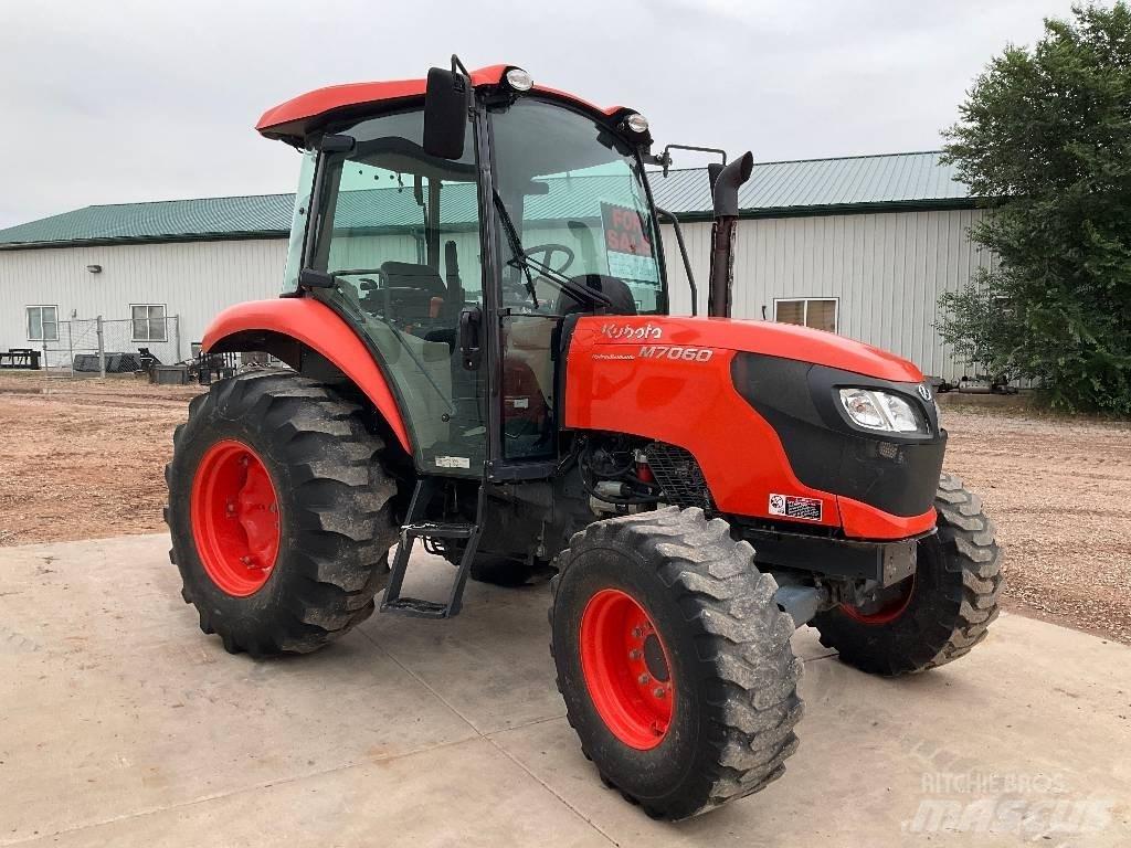 Kubota M 7060 Traktorit