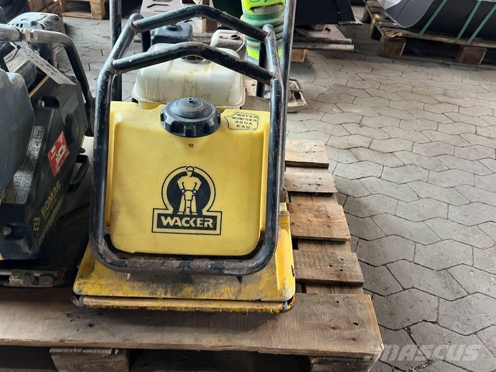 Bomag BVP 18/45 Tärylevyt