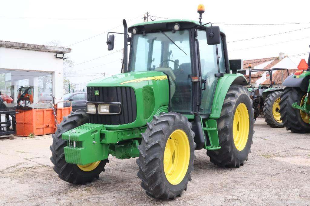 John Deere 6120 Traktorit