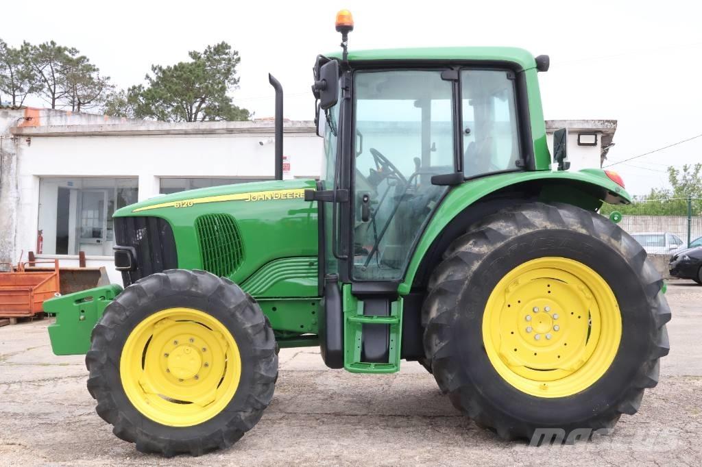 John Deere 6120 Traktorit