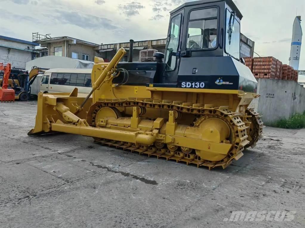 Shantui SD130 Telaketjupuskutraktorit