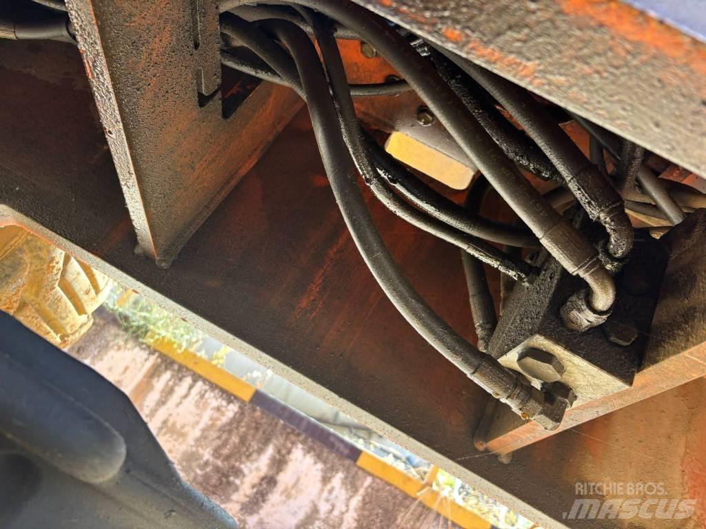 JLG 450 AJS II Kuukulkijat