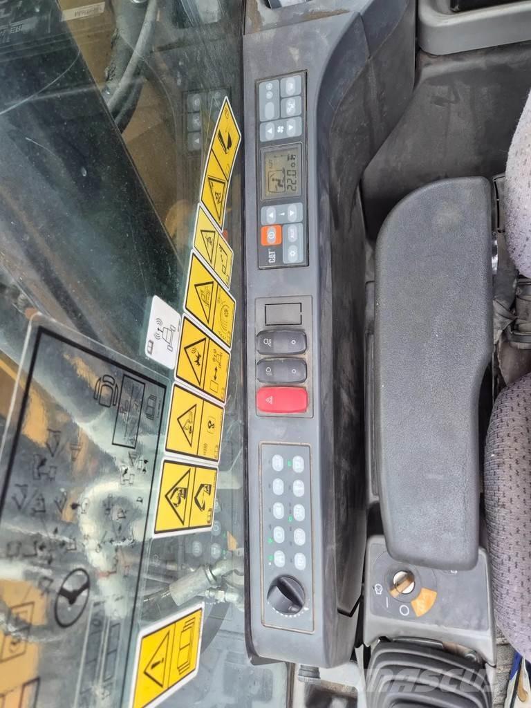 CAT M 318 F Pyöräkaivukoneet