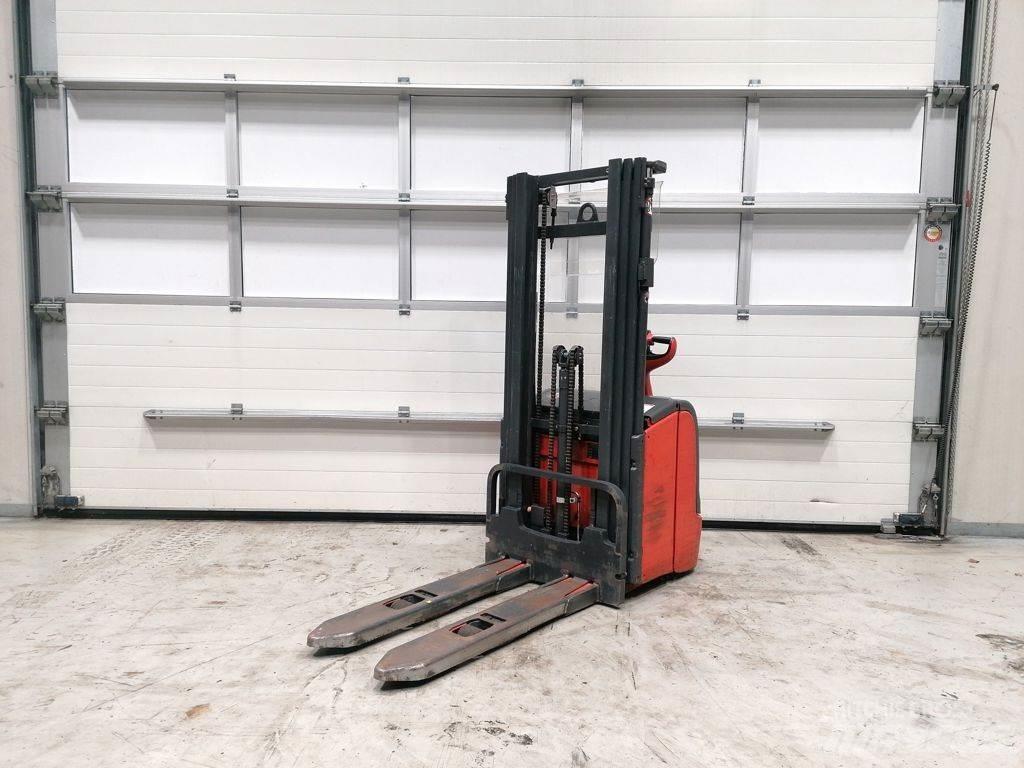 Linde L14 Käyden ajettavat pinoamistrukit