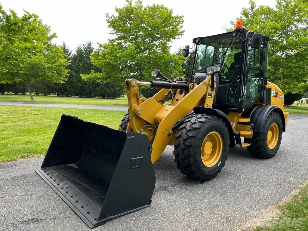 CAT 908M Pyöräkuormaajat