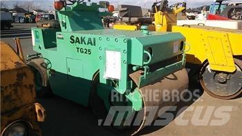 Sakai TG25 Nurmikkojyrät