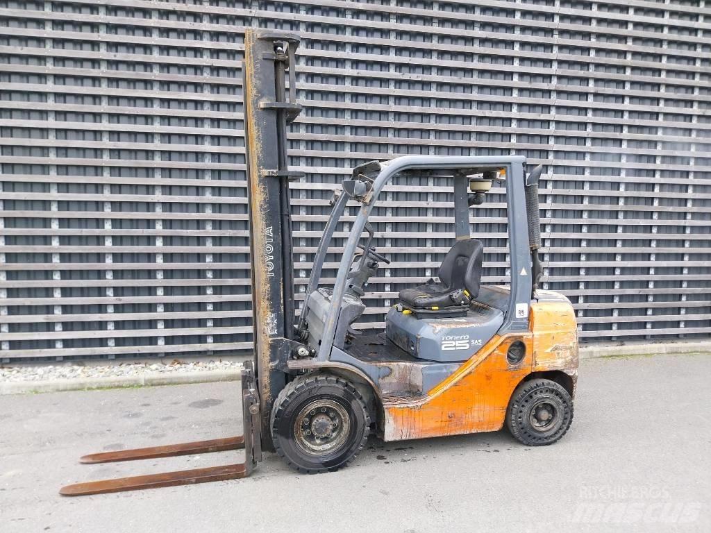 Toyota 25 Dieseltrukit