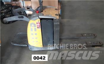 Atlet PLP200 Lavansiirtotrukit ajotasolla