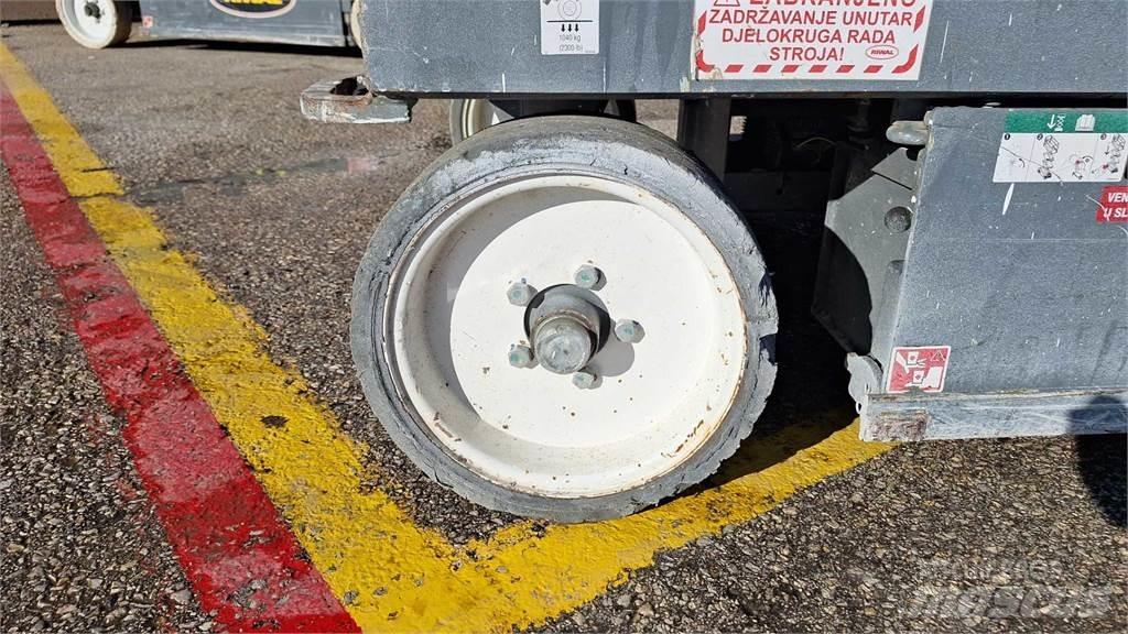 SkyJack SJIII4620 Saksilavat