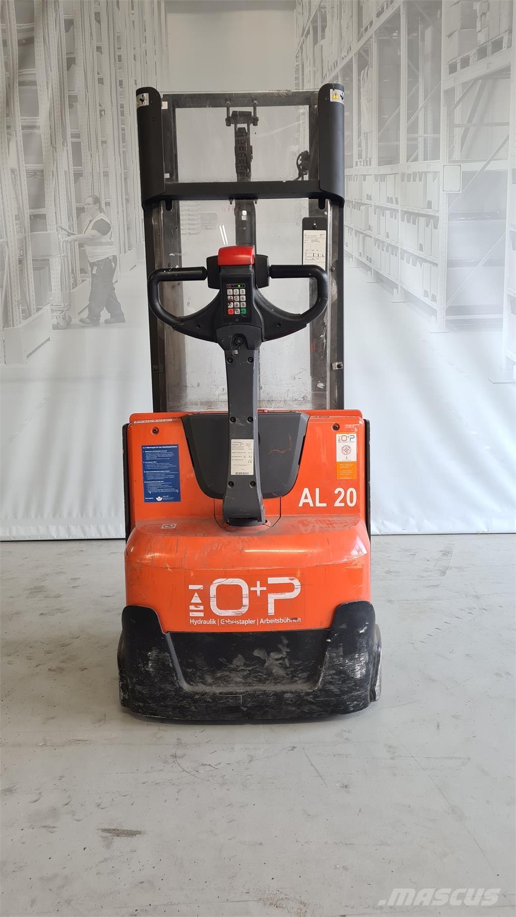 Toyota SWE120 Ajettavat pinoamisvaunut