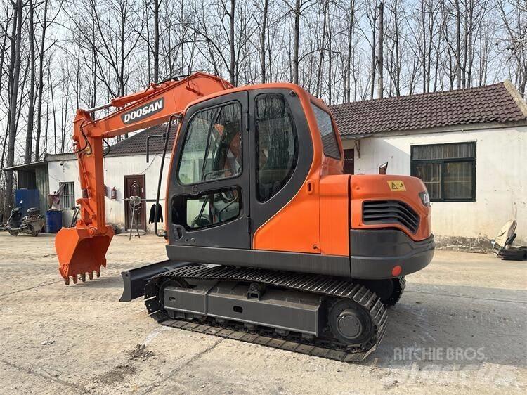 Doosan DX75 Minikaivukoneet < 7t