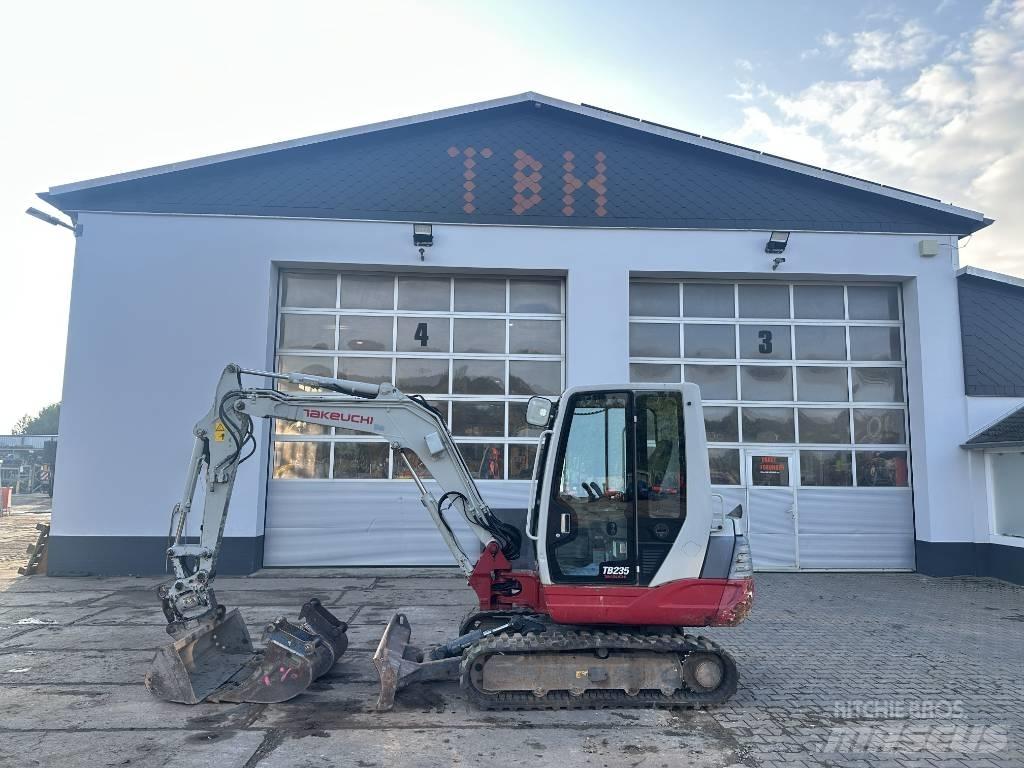 Takeuchi TB 235 Minikaivukoneet < 7t