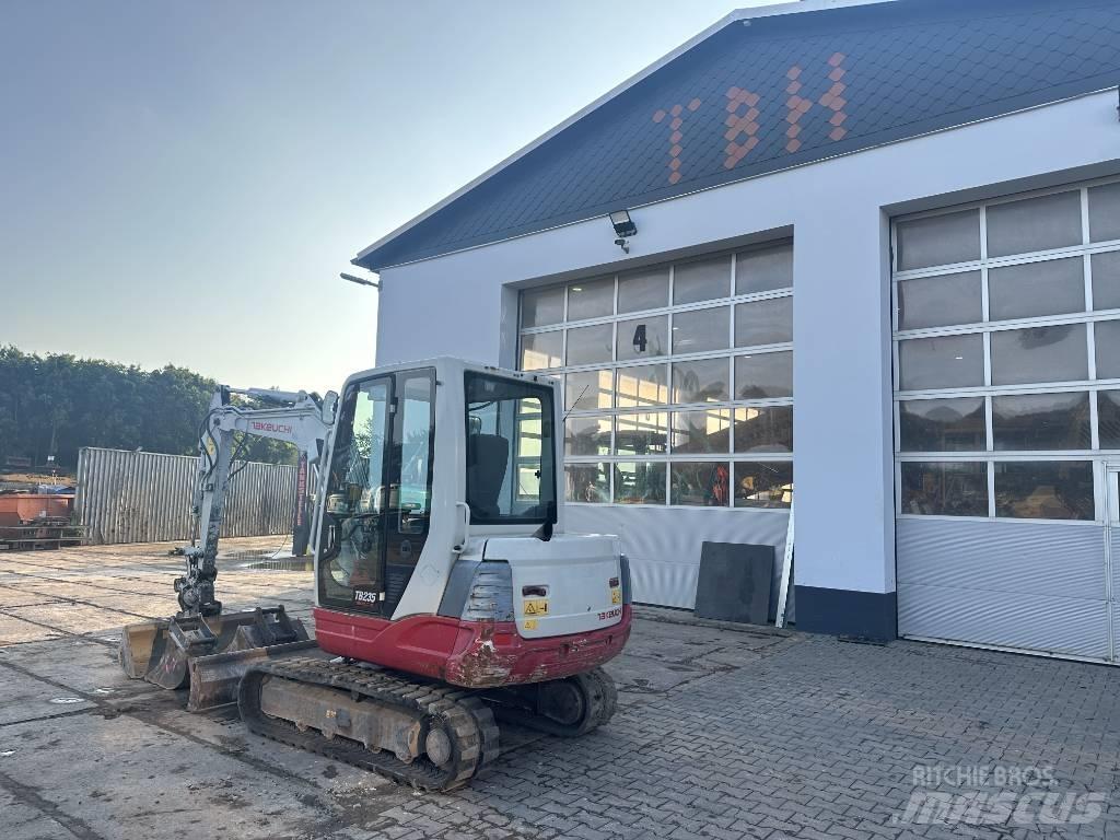 Takeuchi TB 235 Minikaivukoneet < 7t