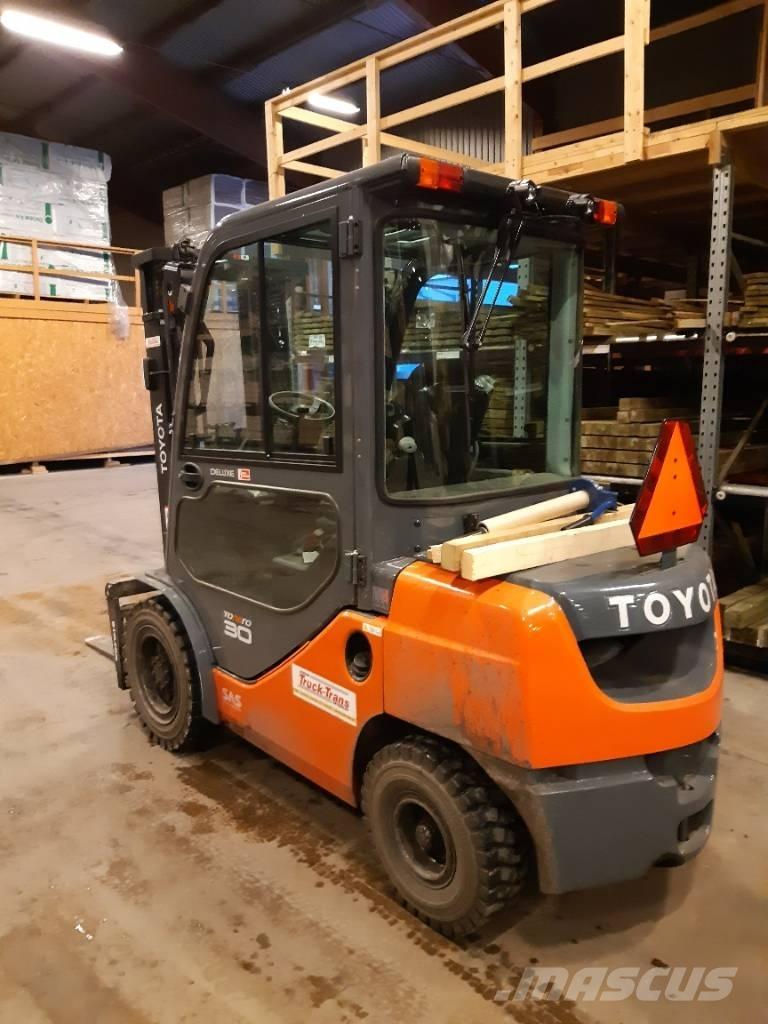 Toyota 02-8FDF30 Dieseltrukit
