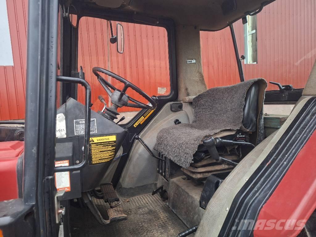 Case IH 885 XL Traktorit