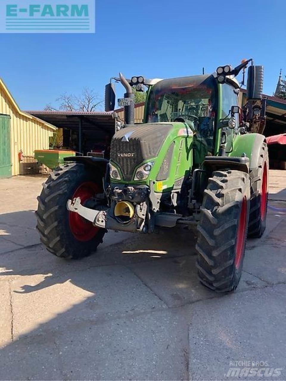 Fendt 724 vario Traktorit